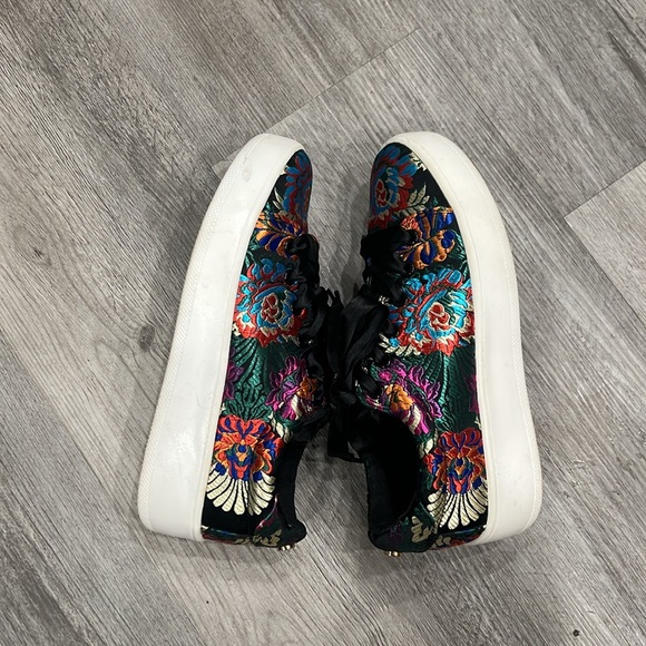 Steve Madden brocade sneaker, EUC - Picture 8 of 9